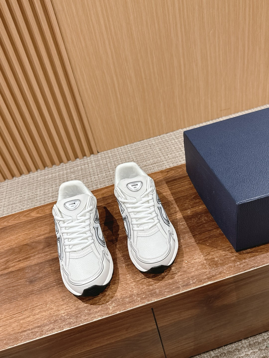 B30 Sneakers