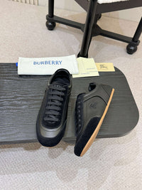 Knight Runner Sneakers