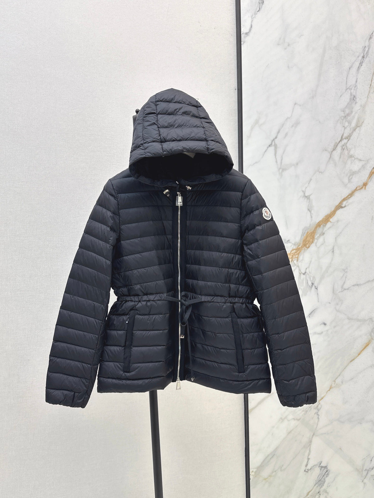 26S Raie Hooded Short Down Jacket