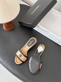26B Kitten Heel Slides