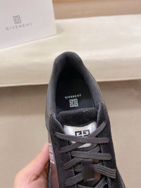 G Move Sneakers