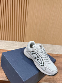 B30 Sneakers