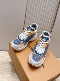 Run 55 Sneakers