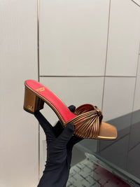 26S Garavani Annet Mules