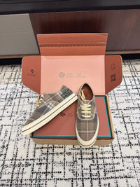 Nantucket Walk Sneakers
