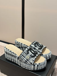 26K Platform Slides