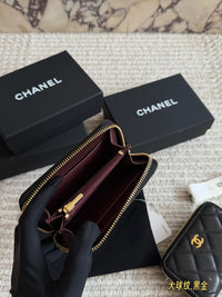 Classic Zipped Coin Purse