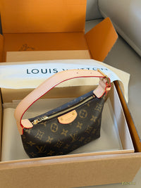 Hills Pochette Bag
