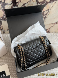 25 Caviar Leather Flap Bag