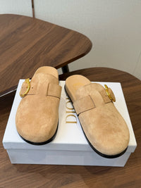 26S Médaillon Buckle Mules