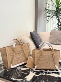Deauville Tote in Beige Raffia