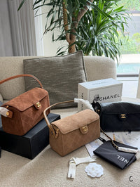 26S Maxi Flap Bag