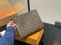 Pochette Coussin Chain Pouch