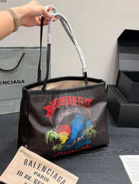 Select Medium Tote Bag