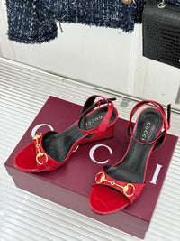 Donna Wedge Sandals
