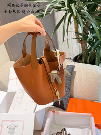 Picotin Lock 18 Clemence Leather