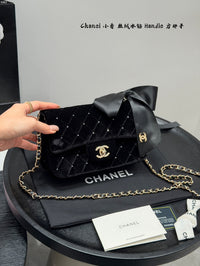 Classic Flap Bag Velvet
