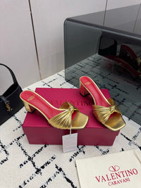 26S Garavani Annet Mules