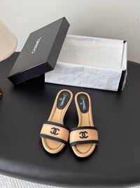 26B Kitten Heel Slides