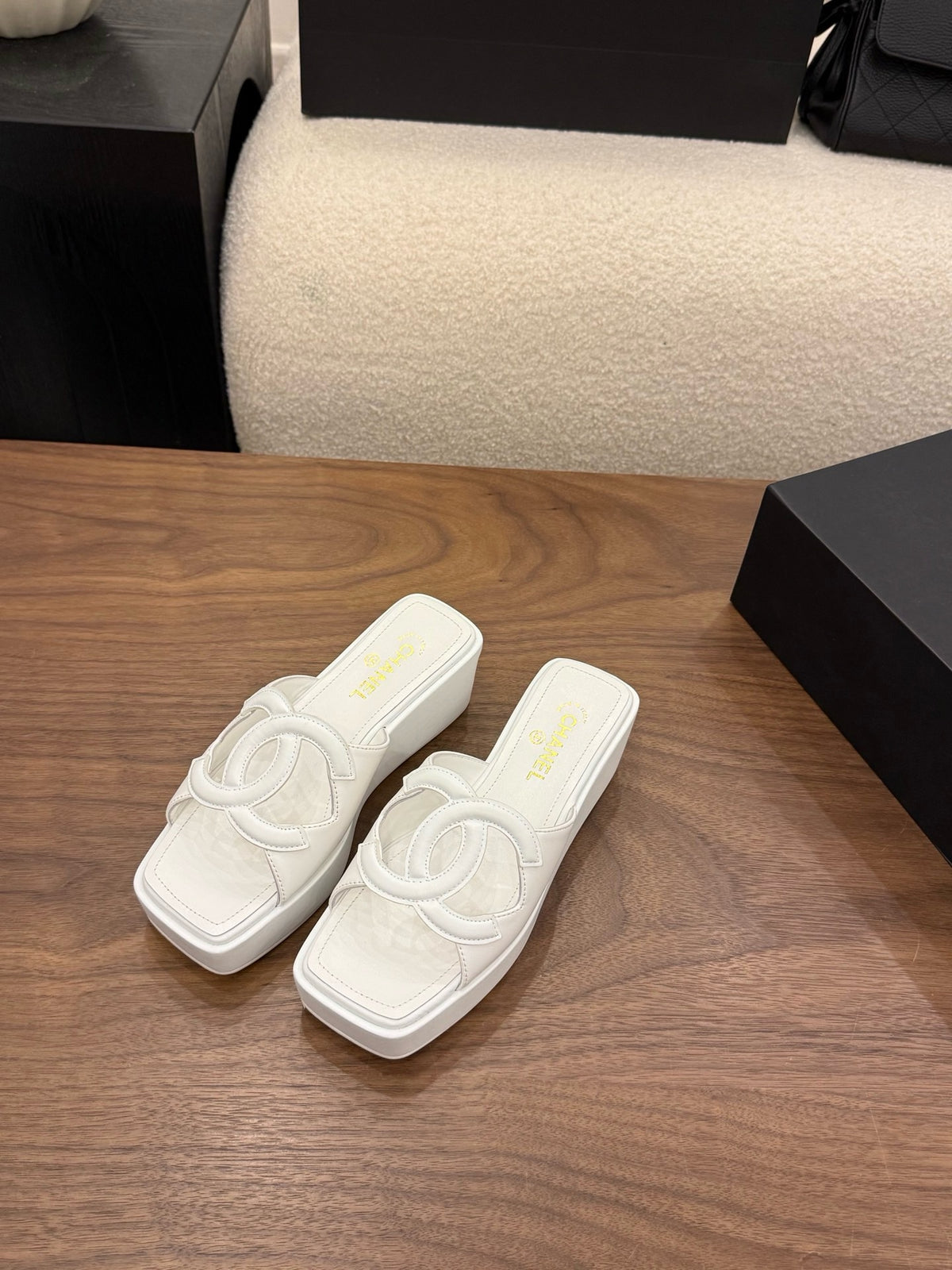 26S Platform Sandals