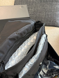 Niki Messenger Bag