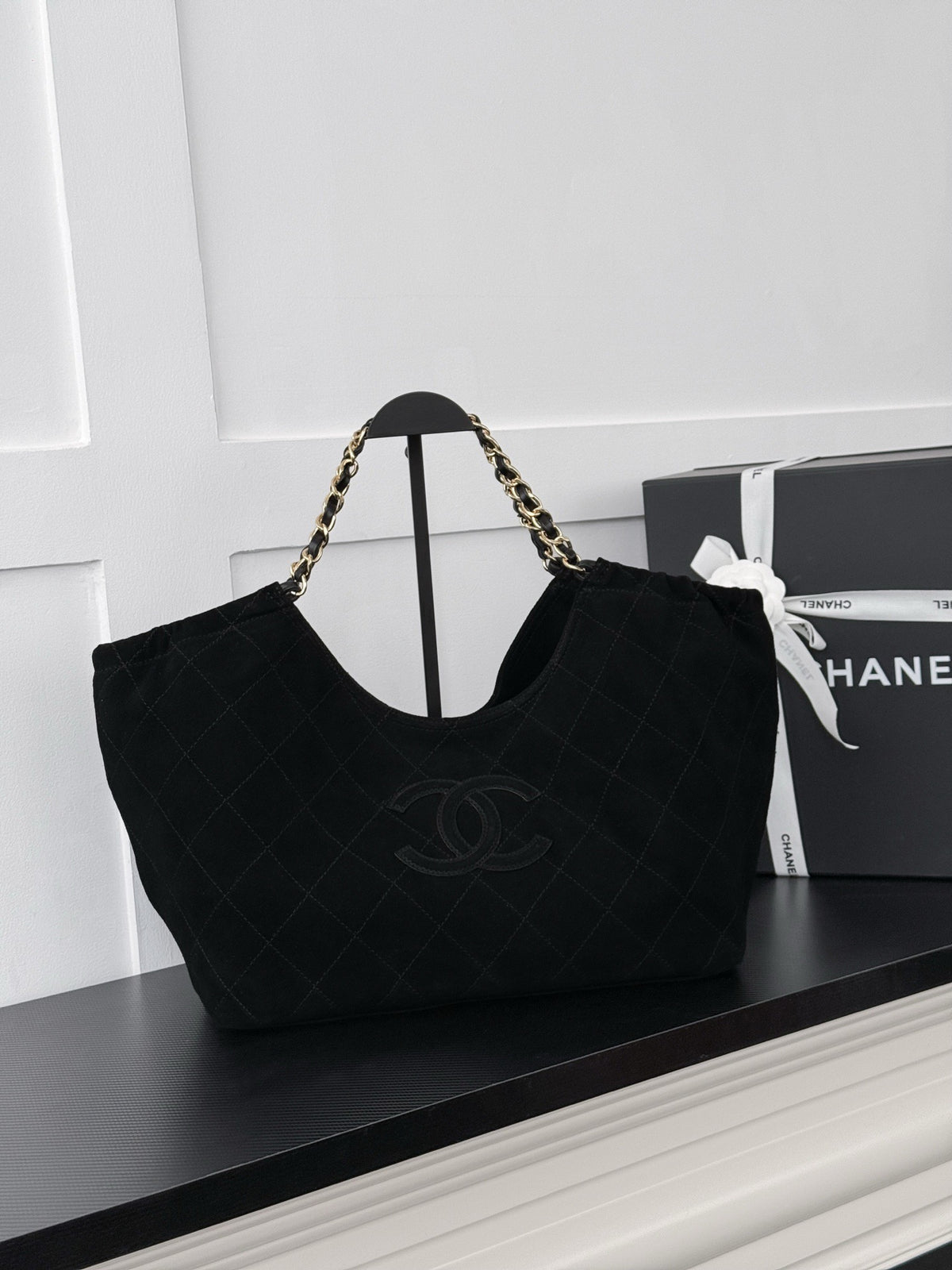 26C Suede Shopping Tote