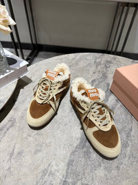 Gymnasium Suede Sneakers