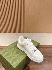 Jones Sneakers