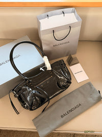 Le City East-West Shoulder Bag