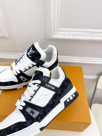 Logo Trainers