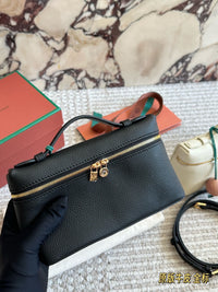 Extra Pocket L19 Leather Pouch