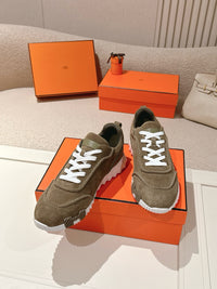 26S Bouncing Sneakers