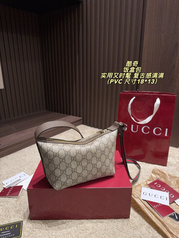 Lady Lunetta Small Shoulder Bag