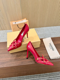Garavani Studdy Pumps