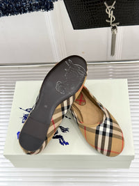 26WF Check Ballet Flats