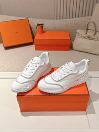 26S Bouncing Sneakers