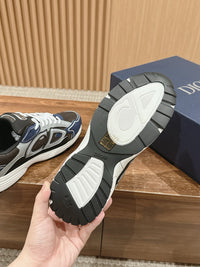 B30 Sneakers