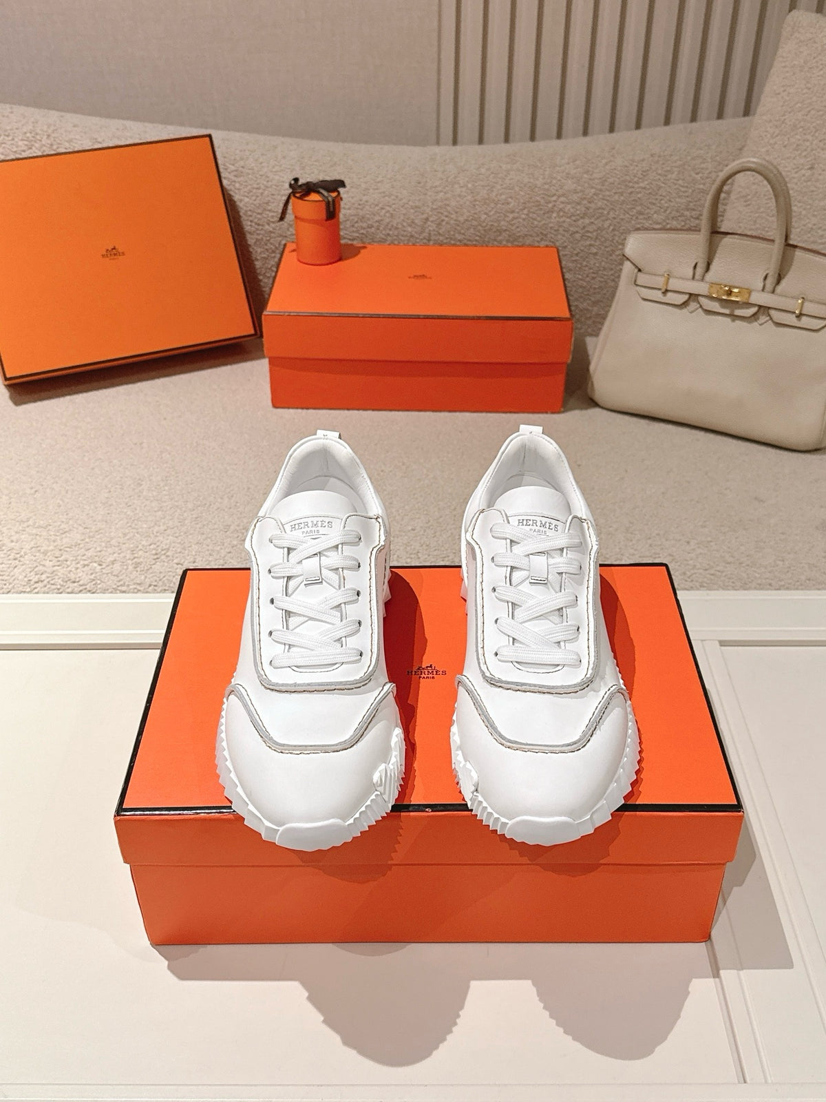 26S Bouncing Sneakers