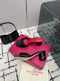 26S Garavani Annet Mules