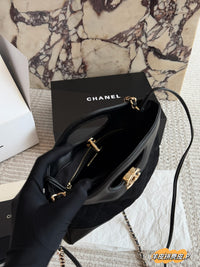 31 Nano Clutch with Chain