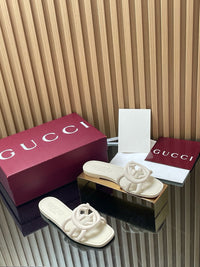 Interlocking G Slide Sandals