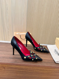 Garavani Studdy Pumps