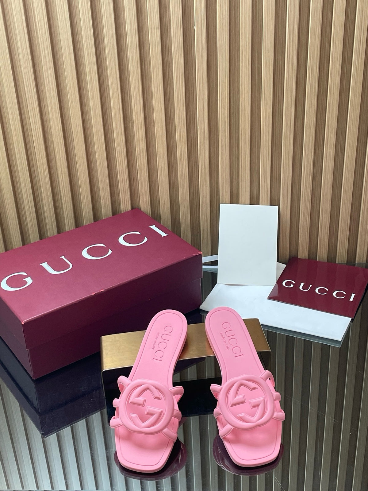 Interlocking G Slide Sandals