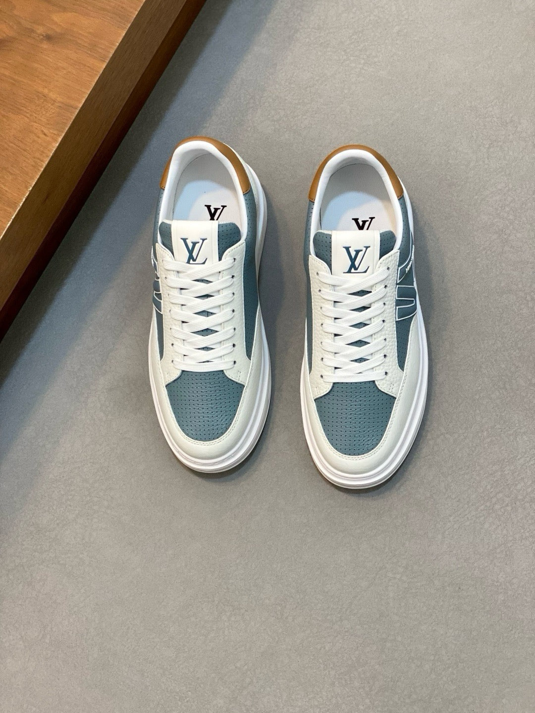 Beverly Hills Sneakers