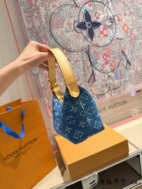 Hills Pochette Bag