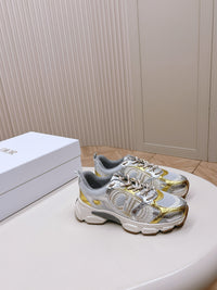 Wmns Chrono Sneakers
