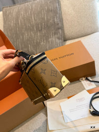 Vanity Pouch Trunk Bag