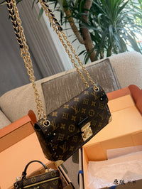 Trunkie East West Bag