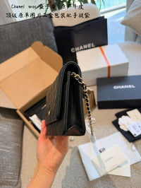 Wallet on Chain Caviar Leather