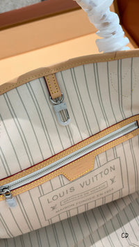Neverfull Monogram Pearly
